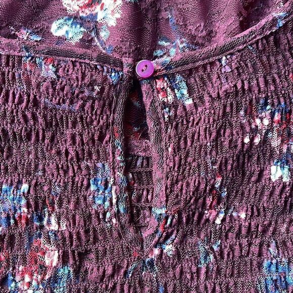 XL 16-18 Time&Tru Peasant smocking lace yoke,bell sleeves light Floral Burgundy - Picture 8 of 8